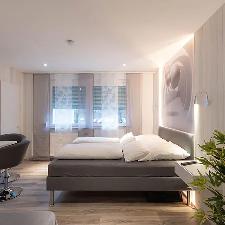 Messe-hotelzimmer-appartements Отель 4*