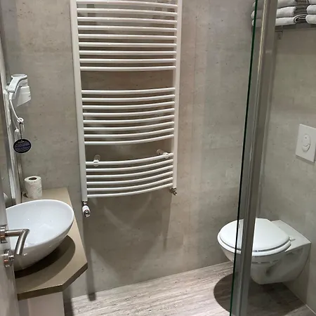 Messe-hotelzimmer-appartements Отель 4*