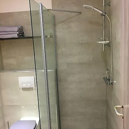 Отель Messe-hotelzimmer-appartements 4*