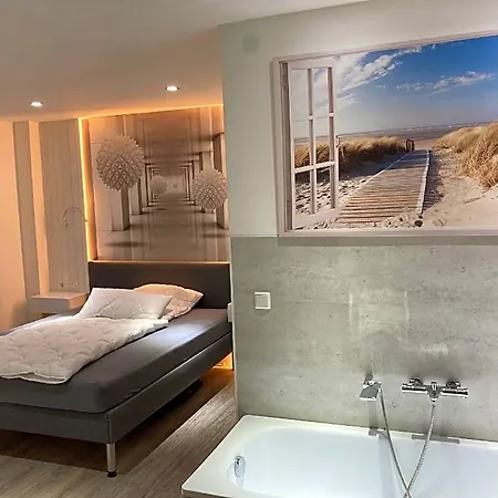 Отель Messe-hotelzimmer-appartements Леверкузен